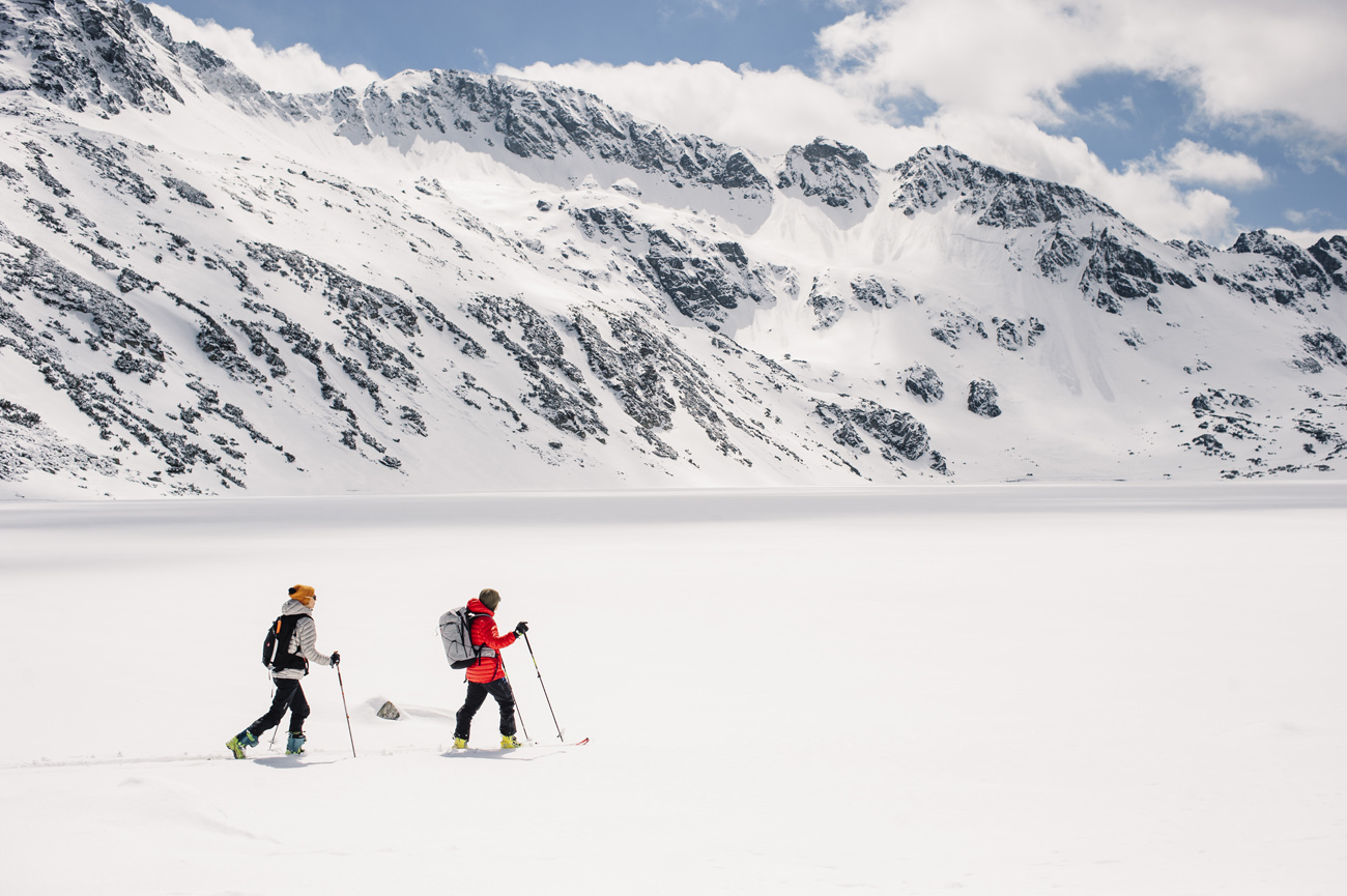 WHAT JACKET TO CHOOSE FOR SKI TOURING? 