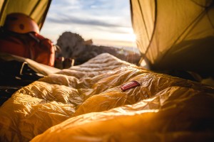 HIGH-ALTITUDE SLEEPING BAG - EXTREMELY WARM AND READY FOR ANY CHALLENGE